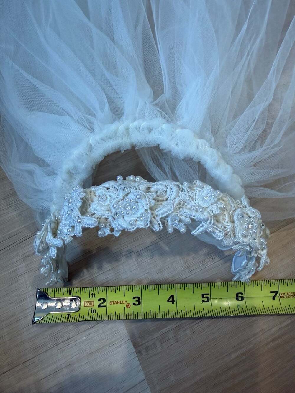 Vintage Ivory Lace and Faux Pearl Headband Wedding Veil 36 Inch - Picture 4 of 4